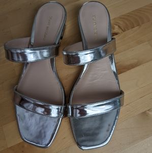Stuart Weitzman, Size 8.5, silver metallic